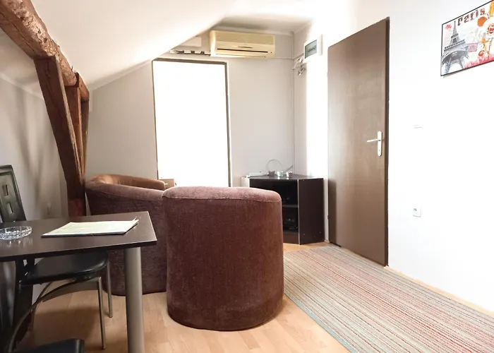 Nikola 索科矿泉村